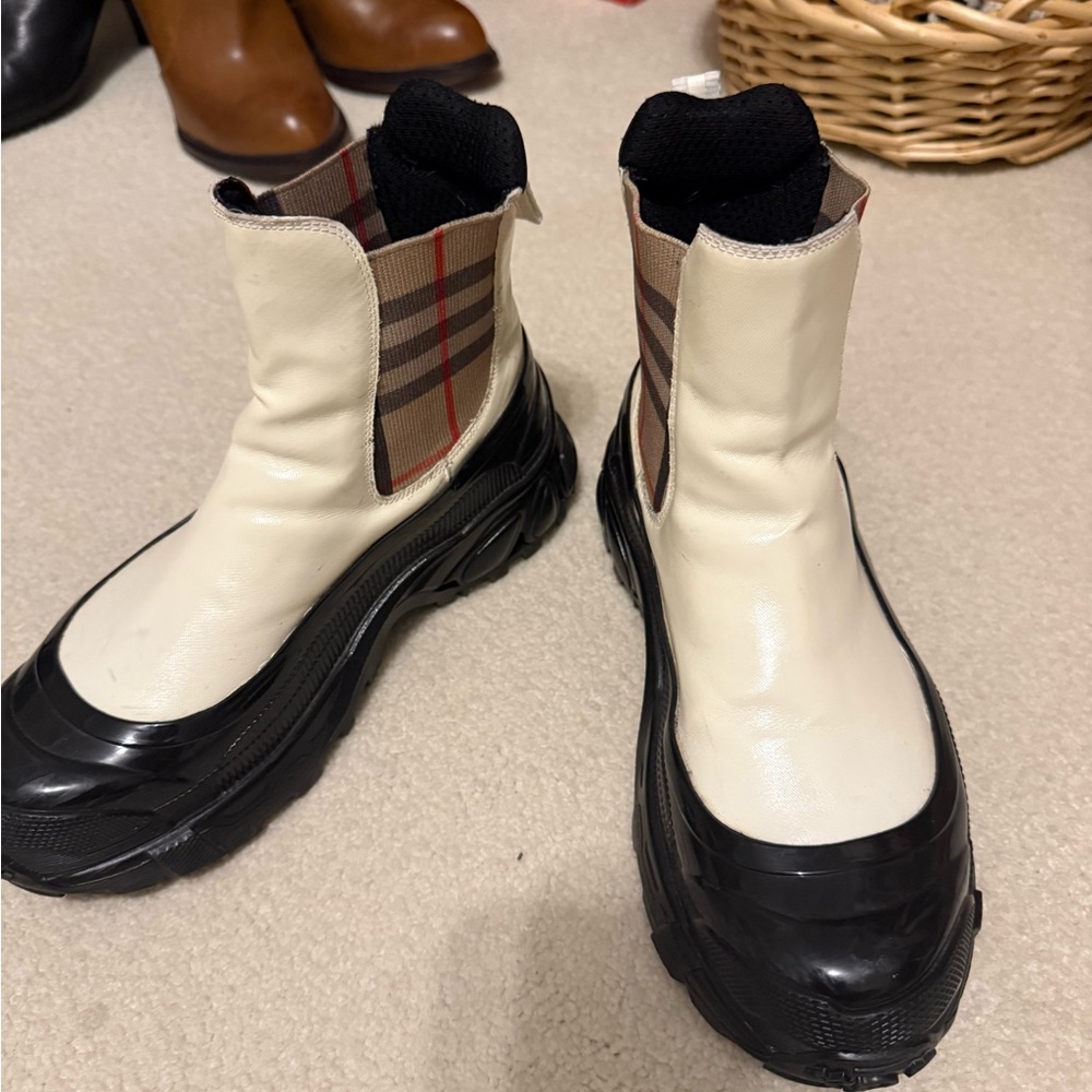 Burberry Black and Cream Plaid Boots